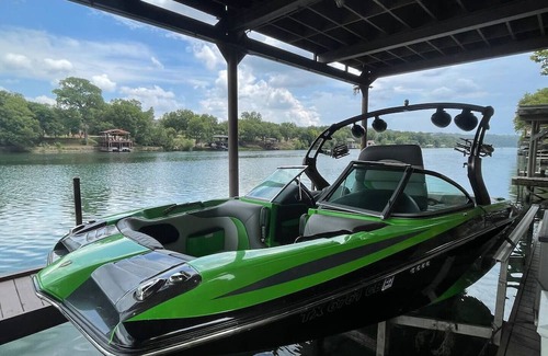 Apache Shores Boat Rental | Private Lake Austin dock and surf boat for the day