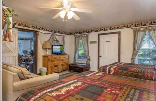 Cleora Cabin | The Mockingbird Cabin