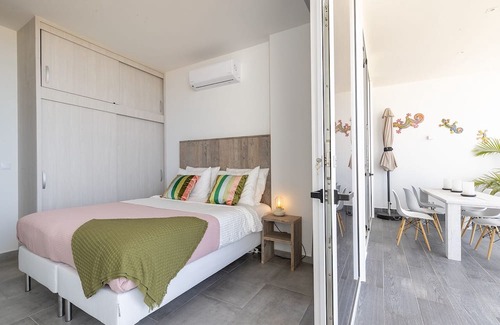 Colon Apartment | Grand View Residences Luxury Appartement, Pool & Gym. 5 minutes from Willemstad.