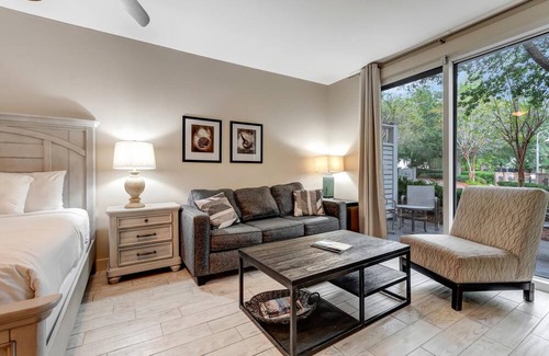 Baytowne Wharf Condo | Ground-Floor Studio: Courtyard Patio, King Bed, Kitchenette - Sleeps Up to 4 Guests for a Relaxing Stay! at Sandestin Golf and Beach Resort