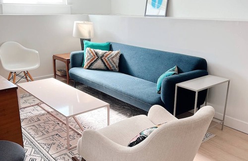 Old San Leandro House | Sunny and Spacious In-Law in Downtown San Leandro