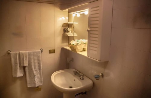 Oldesio Apartment | Apartment 'Mimosa' with Lake View, Shared Terrace and Wi-Fi