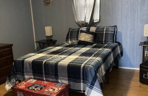 Pipestem Cabin | Cozy Tiny House close to outdoor activities - 3 minutes to Pipestem State Park!