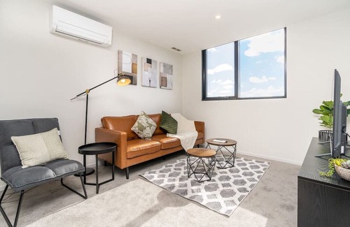 Greenway Apartment | Tugg5 · Black Diamond Apt in Greenway!