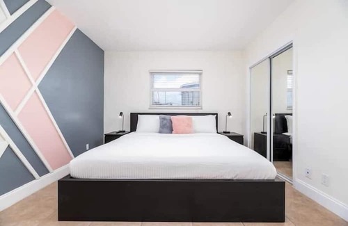 Coral Shores Apartment | 2 Bedroom 844628 by Houzlet