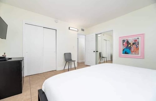 Coral Shores Apartment | 2 Bedroom 844628 by Houzlet