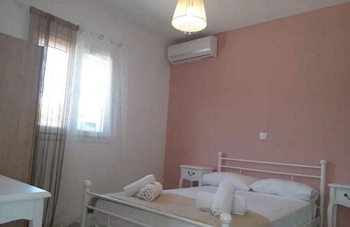 Chalikounas Villa | Lovely 3 bedroom villa with private pool, BBQ, few minutes away from the beach.
