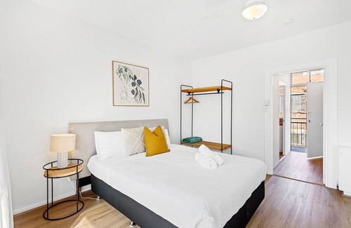West Perth Apartment | Urban Oasis on Mount Street: Walk to City