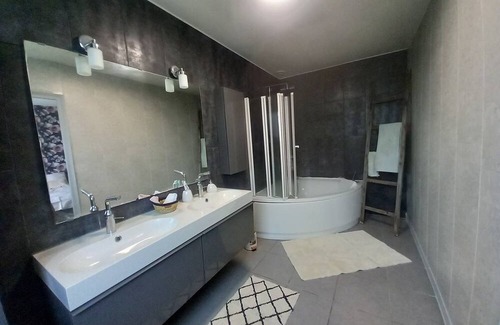 Chateauroux House | Logement Entier Spacieux et Confortable