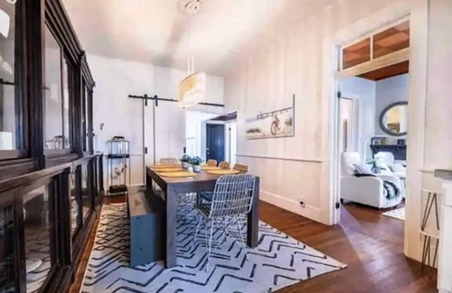 De Funiak Springs House | Minutes from historic downtown and Lake Defuniak! Pet friendly 🐶