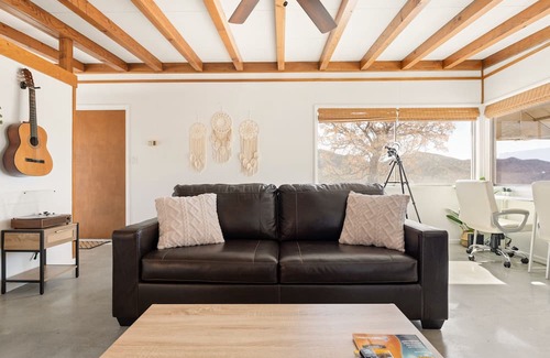 Morongo Valley House | Private and secluded desert cabin with views. Close to JTNP and Pioneertown