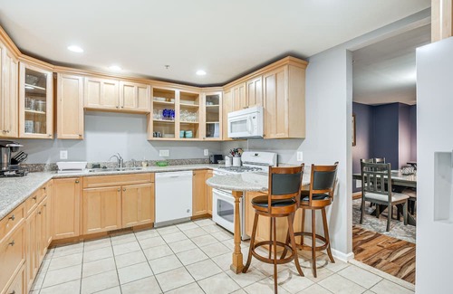 Annapolis Apartment | Cozy Maryland Getaway w/ Fireplace, Near Boating!