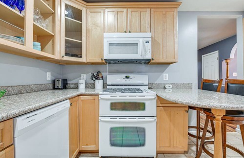 Annapolis Apartment | Cozy Maryland Getaway w/ Fireplace, Near Boating!