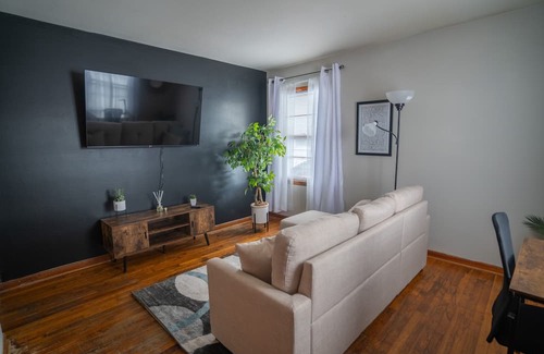 Owensboro Apartment | Carter Road Gem!