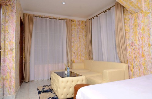 Entebbe Hotel | CROYLANDZ COTTAGES