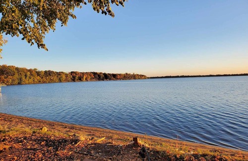 Chisago City Cabin | 40 Min from the cities, 4 ft from the shore! Sandy beach. Fish off the dock!