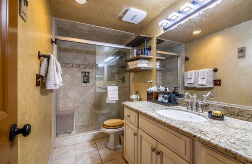 Lemon Grove House | Mountain Majesty: Your Serene Escape Awaits!