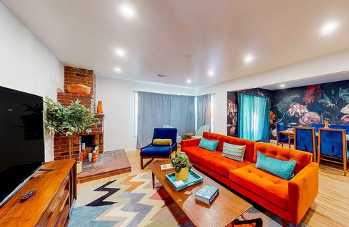 Coastal San Pedro House | Dog-friendly home with a firepit, fireplace, foosball, enclosed backyard, grill