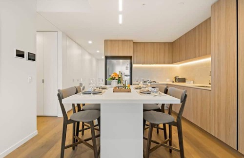 West End Apartment | Excellent location Luxury 2BR apt w/carpark