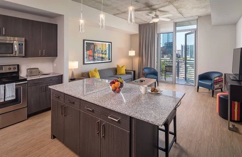 West End Condo | 2 Bedroom Deluxe Condo, Sleeps 6, Full Kitchen, Downtown, Wyndham Austin Resort!