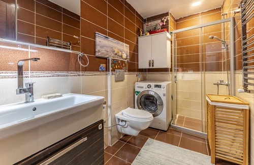 Esentepe Apartment | Chic Flat 5 min to Kanyon Mall and Metro in Levent