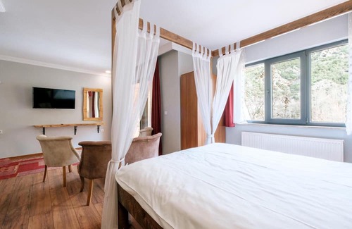 Altinova House | Serene Room w Balcony Pool and Garden in Nature