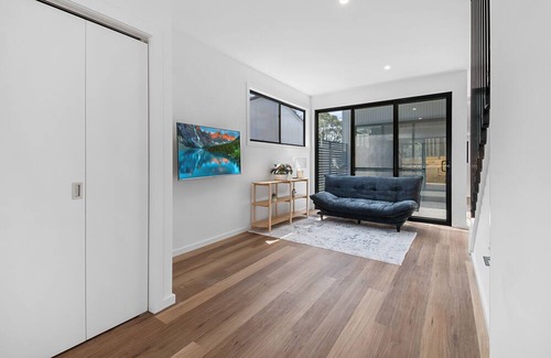 Merewether House | Yaringa - Brand New Property, Minutes from Merewether Beach