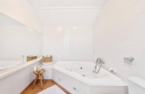 Killcare House | Hardy's Bay Apartment
