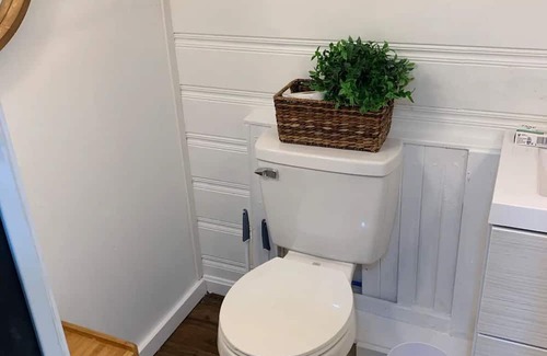 Kamm's Corners House | Cozy 3 Bedroom House on the Westside of Cleveland