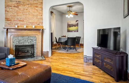 Whittier House | Victorian Escape, 3BR/2BA 30+Day, Whittier
