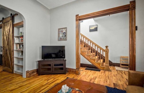 Whittier House | Victorian Escape, 3BR/2BA 30+Day, Whittier