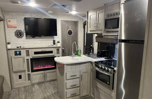Atascosa House | Unique Camper