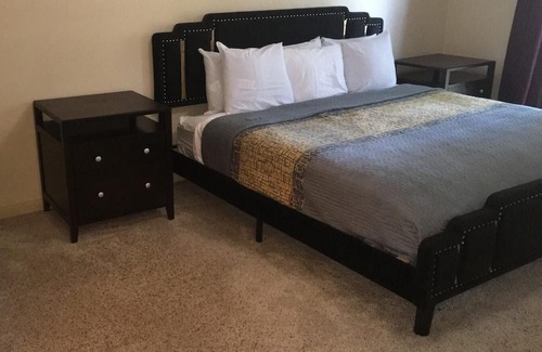 Cordova House | Large Home Sleeps 16 with Pool Near Huge Mall