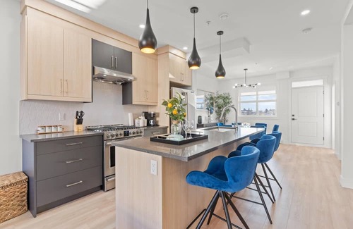 Chilliwack Proper Village West House | Chilliwack Gem 3BR, Studio Bliss