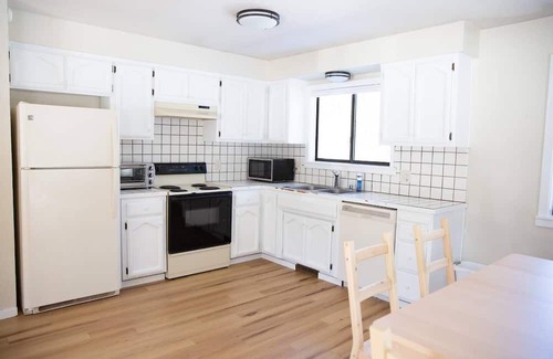 Truckee House | Cozy, comfortable house in quiet north Lake Tahoe neighborhood