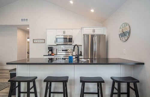Nelson House | Stylish Retreat Steps from the Downtown Scene