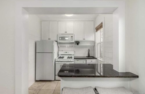 Whittier Condo | Modern furnished apartment ideally for traveling nurses. Stay in style