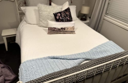 Orewa Apartment | Beachcomber Orewa 200m from Bars and Restaurants across the road from the beach
