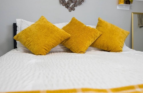 Maplewood Heights House | Plush in Nash | TVs in All Rooms | Broadway Fun!
