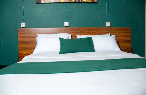Shabab Cottage | Starry Nights Cottage -2 minutes to the Mall and 4 minutes from Nakuru Town!