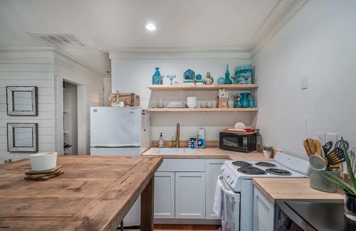 Folly Beach Apartment | The Folly Feeling / 1 Block to Beach