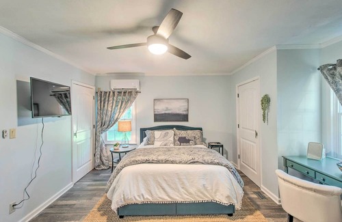 Saint Simons Heights Cottage | St Simons Cottage w/ Grill ~ 2 Mi to Beach!