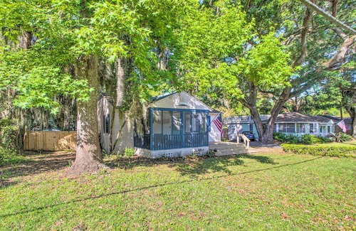 Saint Simons Heights Cottage | St Simons Cottage w/ Grill ~ 2 Mi to Beach!