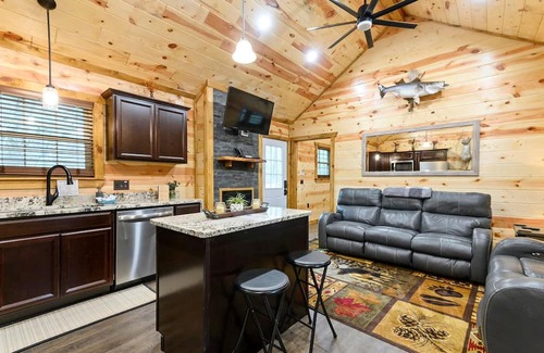 Smithville Cabin | Homey 2 BR Cabin