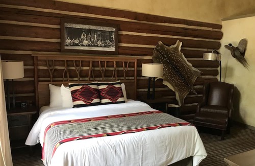 Big Cedars Resort | Wilderness Club @ Big Cedar Resort - 3 bedroom Presidential cabin, hot tub.