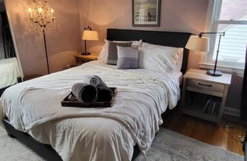 Lyndhurst House | Cute 3 b 1 b Family home in Cle
