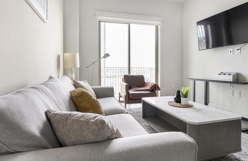North Loop Apartment | Modern Apartment in Prime Location (ID8890X22)