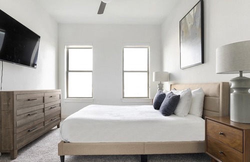 North Loop Apartment | Modern Apartment in Prime Location (ID8890X22)