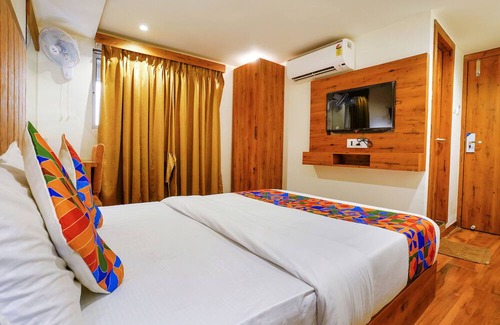 Ghatkopar West Hotel | Fabhotel Royal Palace I