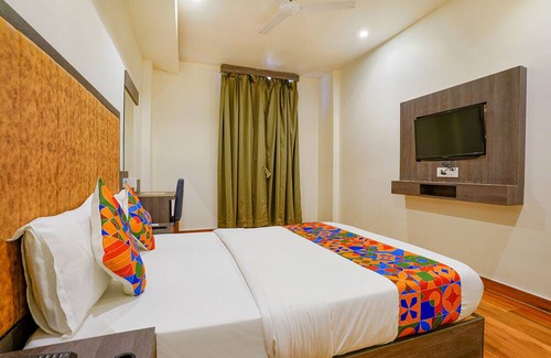 Ghatkopar West Hotel | Fabhotel Royal Palace I